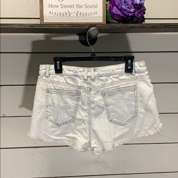 Short Shorts - Picture 2 of 3